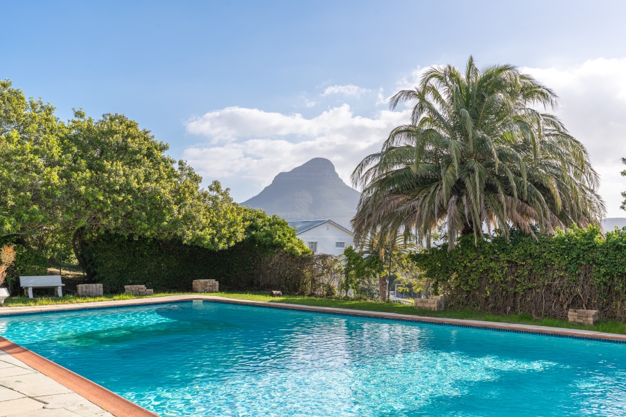 1 Bedroom Property for Sale in Vredehoek Western Cape